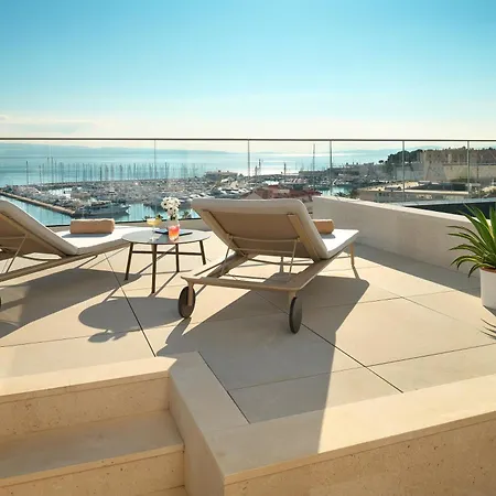 Hotell Mirari Boutique 4*